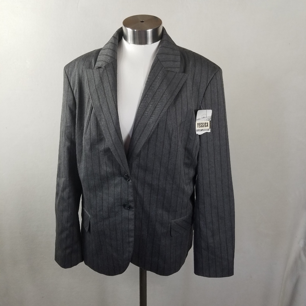 Yessica Gray Blazer Size 46. Pit to pit approx: